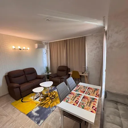 сарафово романс 公寓