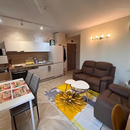 сарафово романс 公寓